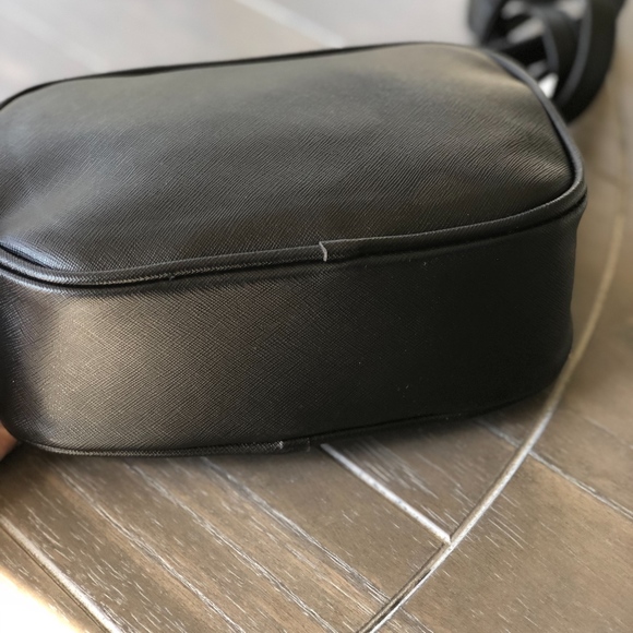 New York & Co double zip Crossbody bag Black NWT - Picture 4 of 6